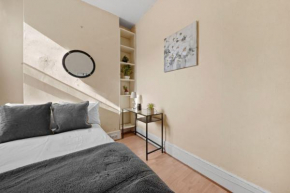 Ealing Hububb Stay, Ealing